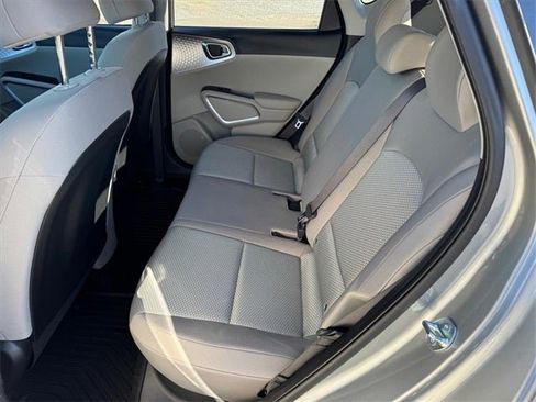 Used 2025 Kia Soul LX w/ LX Technology Package image 10