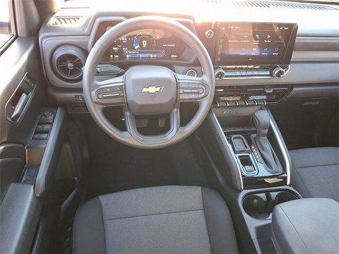 Used 2025 Chevrolet Colorado W/T w/ Advanced Trailering Package image 11