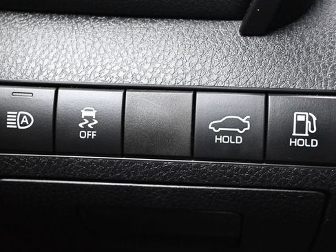 Used 2019 Toyota Camry LE FWD image 28