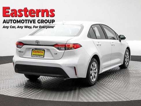 Used 2023 Toyota Corolla LE FWD image 5