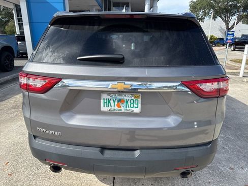 Used 2021 Chevrolet Traverse LS image 10