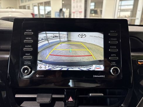 Used 2022 Toyota Camry SE w/ Convenience Package FWD image 18