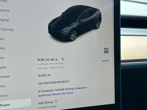 Used 2024 Tesla Model Y Long Range AWD/4WD image 29