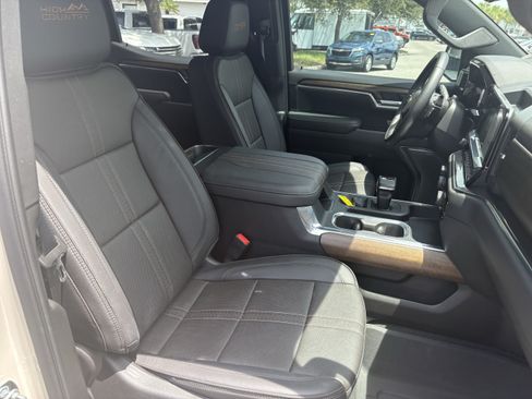 Used 2026 Chevrolet Silverado 1500 High Country AWD/4WD image 15