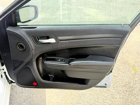 Used 2013 Chrysler 300 S image 43