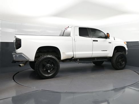 Used 2016 Toyota Tundra SR5 w/ SR5 Upgrade Package AWD/4WD image 8