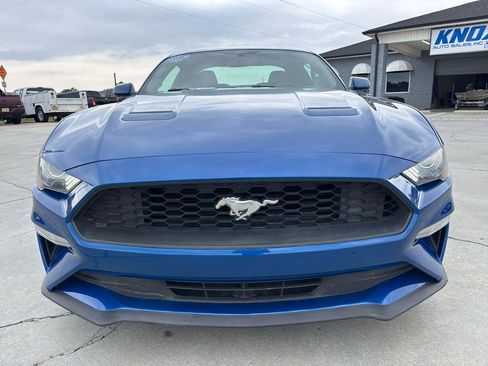 Used 2018 Ford Mustang Coupe RWD image 9