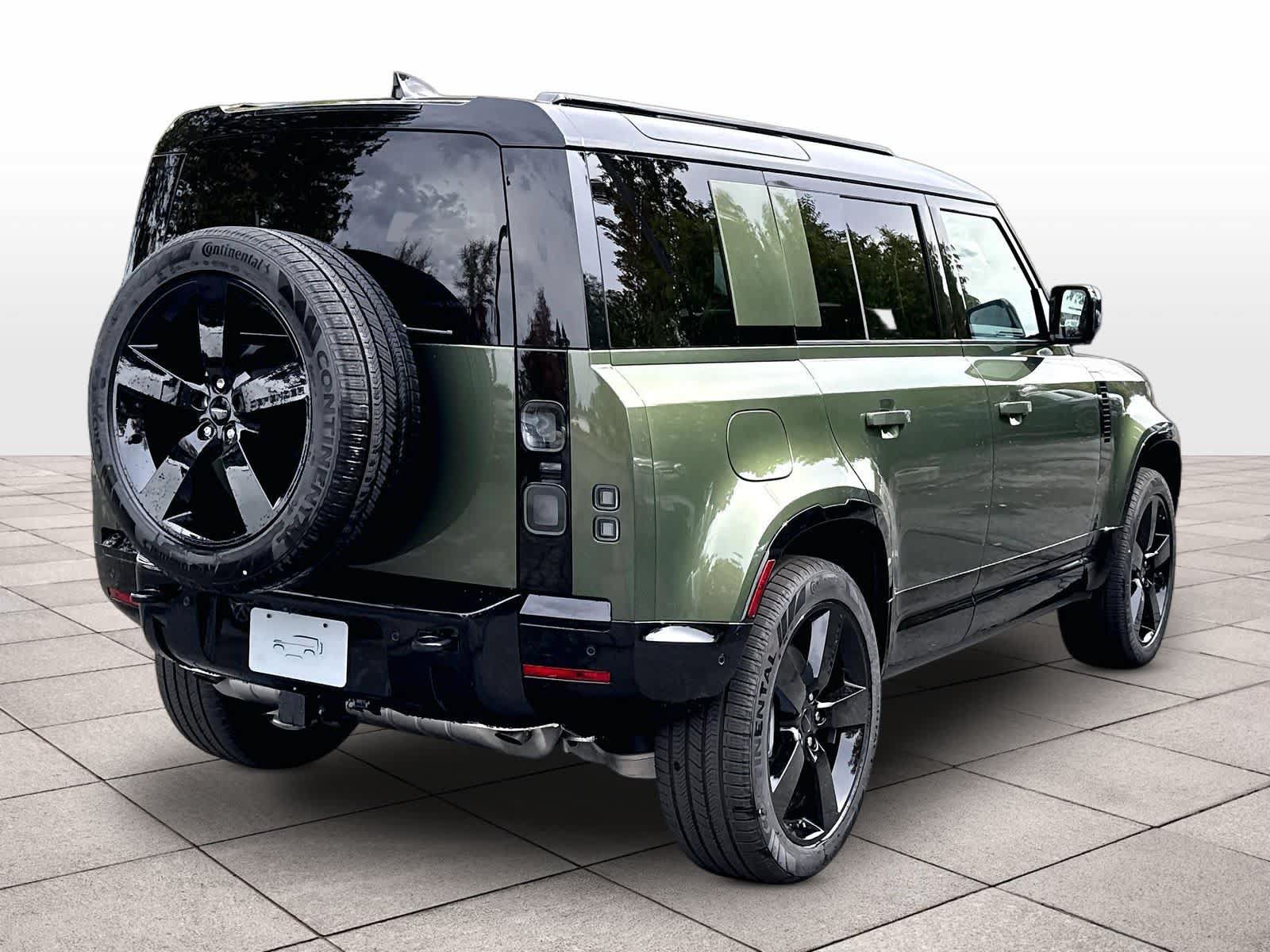 New 2026 Land Rover Defender 110 X-Dynamic SE AWD/4WD image 4
