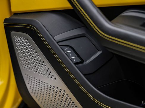 Used 2021 Lamborghini Urus AWD/4WD image 94
