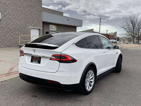 Used 2019 Tesla Model X P100D image 7