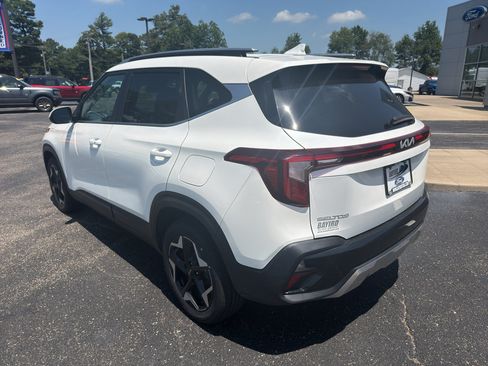 Used 2024 Kia Seltos EX FWD image 8