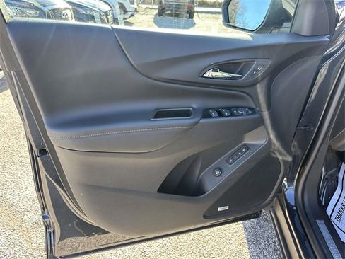 Used 2022 Chevrolet Equinox Premier image 12