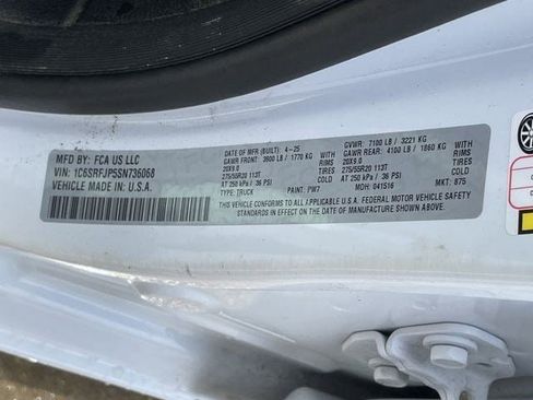 Used 2025 RAM 1500 Laramie AWD/4WD image 29