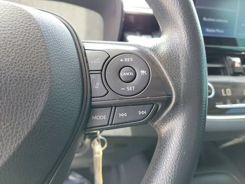 Used 2022 Toyota Corolla LE FWD image 27