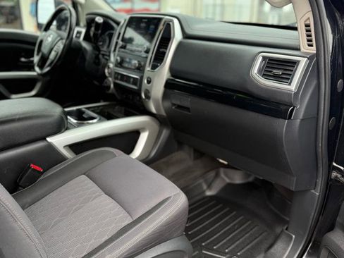 Used 2021 Nissan Titan SV w/ SV Convenience Package AWD/4WD image 11
