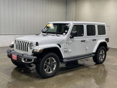 Used 2021 Jeep Wrangler Unlimited Sahara w/ Cold Weather Group AWD/4WD image 4