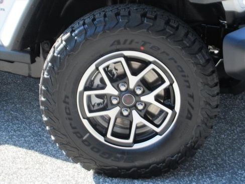 New 2026 Jeep Wrangler Unlimited Rubicon AWD/4WD image 7