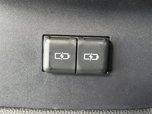 Certified 2024 Toyota Highlander XLE image 19