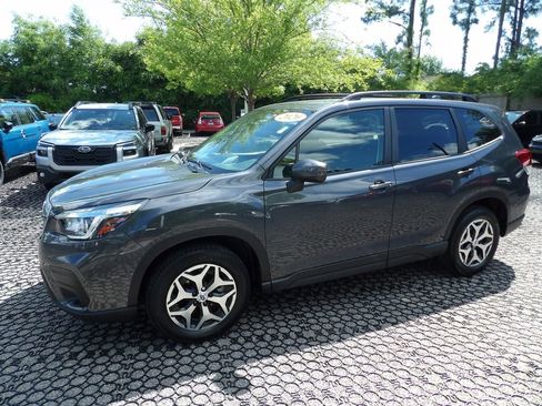Used 2020 Subaru Forester Premium AWD/4WD image 3