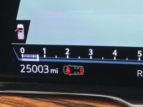 Used 2023 Cadillac Escalade Premium Luxury RWD image 12