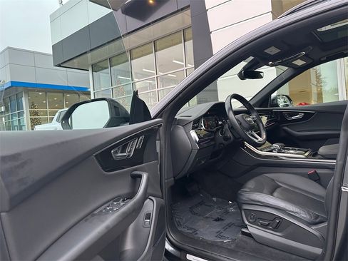 Used 2021 Audi Q8 Prestige w/ Prestige Package image 20
