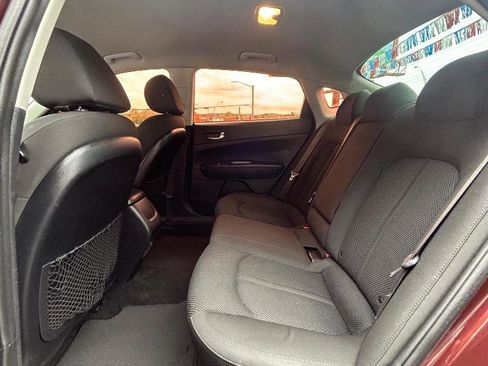 Used 2020 Kia Optima LX image 32