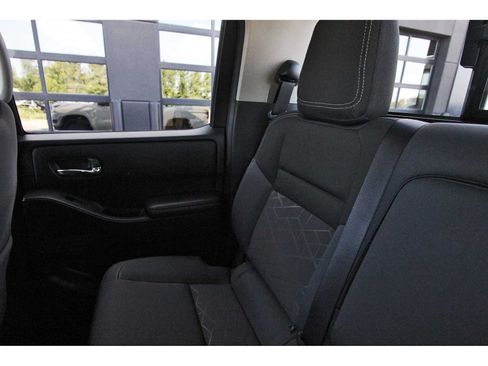 Used 2025 Nissan Frontier SV RWD image 10