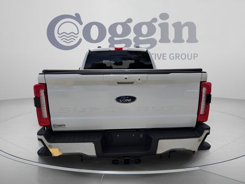 Used 2024 Ford F250 Lariat w/ Lariat Ultimate Package AWD/4WD image 4