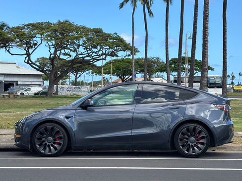 Used 2022 Tesla Model Y Performance AWD/4WD image 2