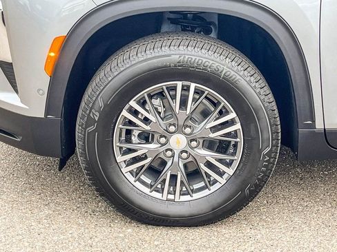 New 2026 Chevrolet Traverse LT w/ Enhanced Driving Package image 9