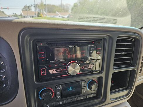 Used 2003 Chevrolet Tahoe LT image 17