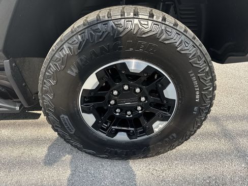 Used 2022 GMC Hummer EV Edition 1 w/ LPO, Illumination Package image 33