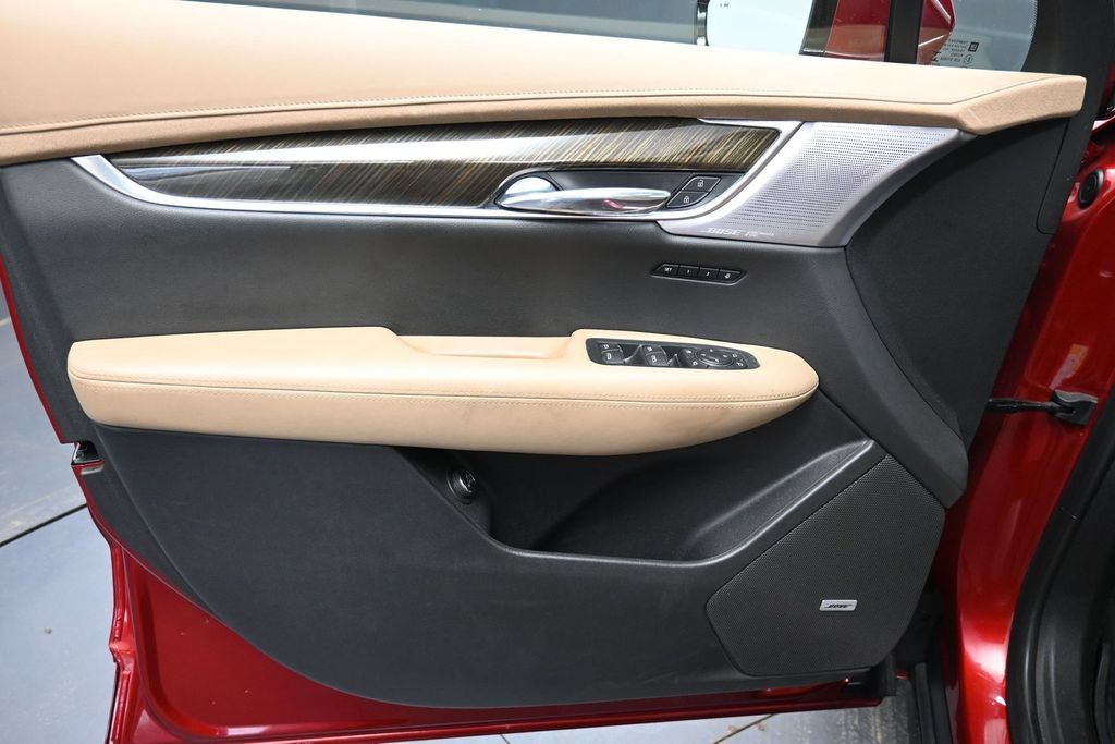 Used 2021 Cadillac XT6 Premium Luxury w/ Platinum Package AWD/4WD image 25