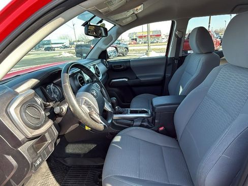 Used 2016 Toyota Tacoma SR5 w/ SR5 Appearance Package (DN) image 25