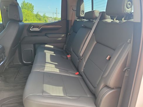 Used 2024 GMC Sierra 1500 SLT w/ SLT Premium Plus Package AWD/4WD image 16