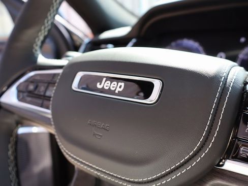 New 2025 Jeep Grand Cherokee Overland w/ Adv Protech Group III image 29