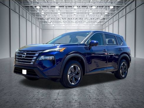 Used 2024 Nissan Rogue SV AWD/4WD image 2