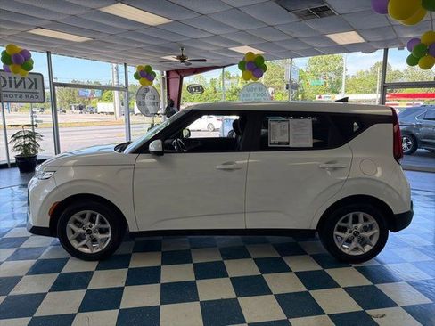 Used 2020 Kia Soul S FWD image 4