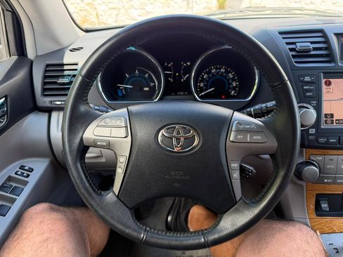Used 2009 Toyota Highlander Limited AWD/4WD image 30