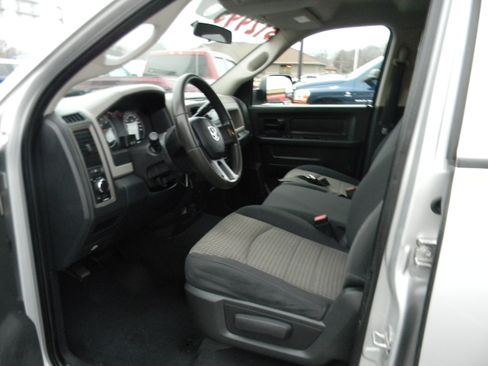 Used 2011 RAM 1500 ST w/ ST Popular Equipment Group AWD/4WD image 4