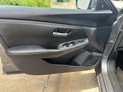 Used 2025 Nissan Sentra SV FWD image 10