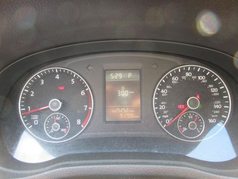 Used 2013 Volkswagen Passat 2.5 S FWD image 6