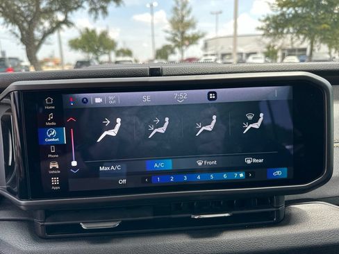 Used 2025 Jeep Wrangler Unlimited Sport AWD/4WD image 23