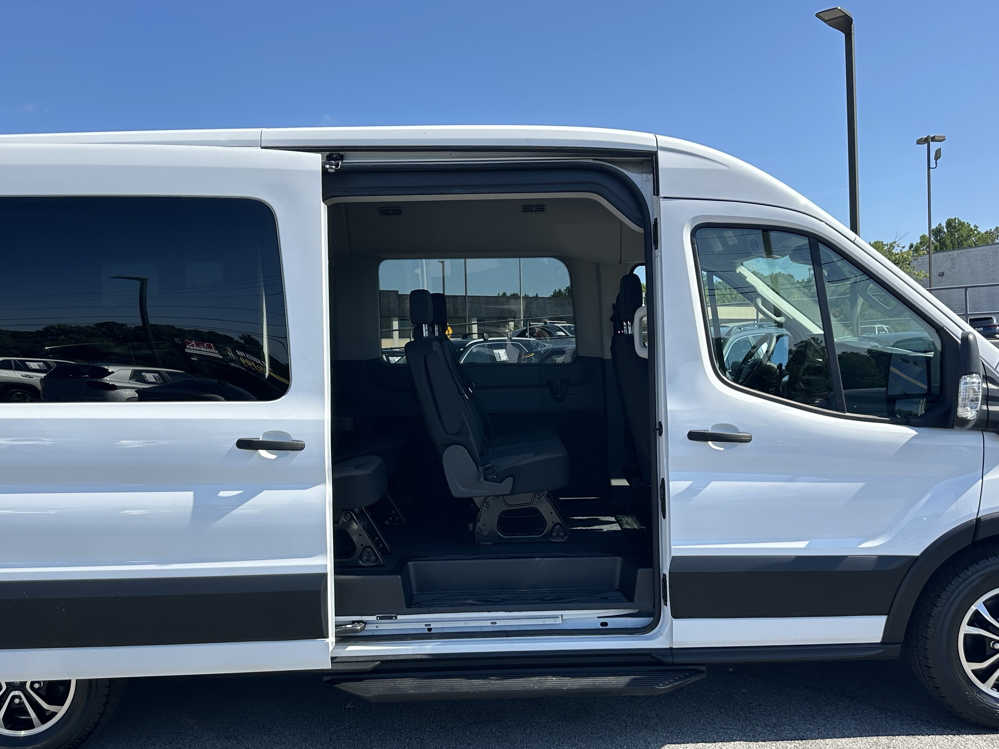 Used 2022 Ford Transit 350 XLT RWD image 15