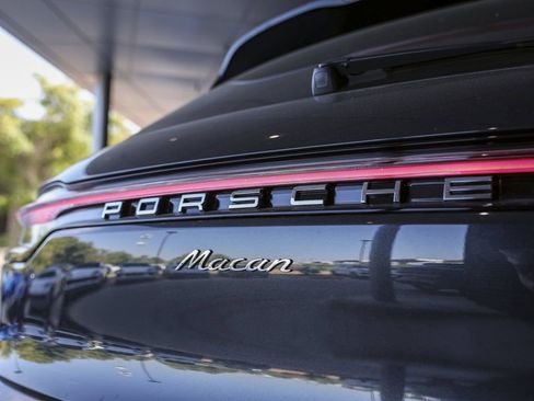New 2026 Porsche Macan AWD/4WD image 13
