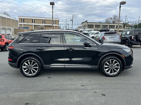 Used 2021 Lincoln Corsair AWD w/ Premium Package image 11