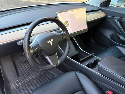 Used 2020 Tesla Model 3 Performance image 18