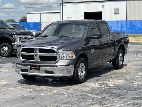 Used 2021 RAM 1500 Classic SLT RWD image 3