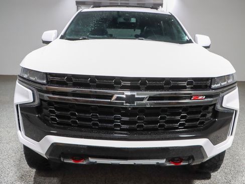 Used 2022 Chevrolet Tahoe Z71 w/ Luxury Package AWD/4WD image 4