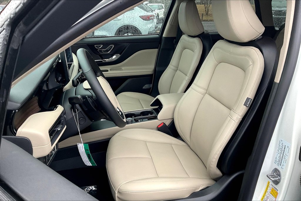 New 2025 Lincoln Corsair Grand Touring w/ Equipment Group 301A AWD/4WD image 8